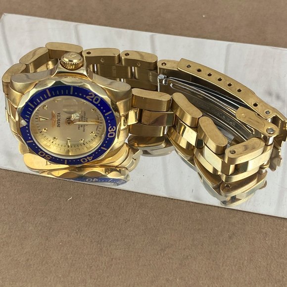 Fabulous Invicta Ladies Divers Watch 2 Tone Gold Blue 200 Meter Water Resistant - Picture 3 of 6